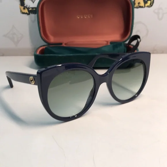 New Authentic Gucci Black Sunglasses GG0325s 008 Gucci Cat Eye Black/Grey 55 mm Ladies Sunglasses GG0325S 001  main image 2